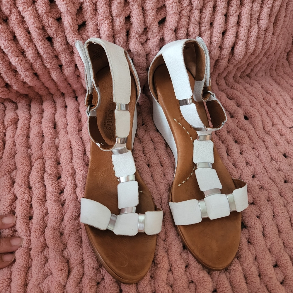 Gentle Souls Elegant White Wedge Sandals